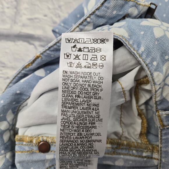 Wrangler X Billabong Women's Perfect Pair Daisy Floral Jeans Blue Chambray sz 28 - Picture 16 of 16